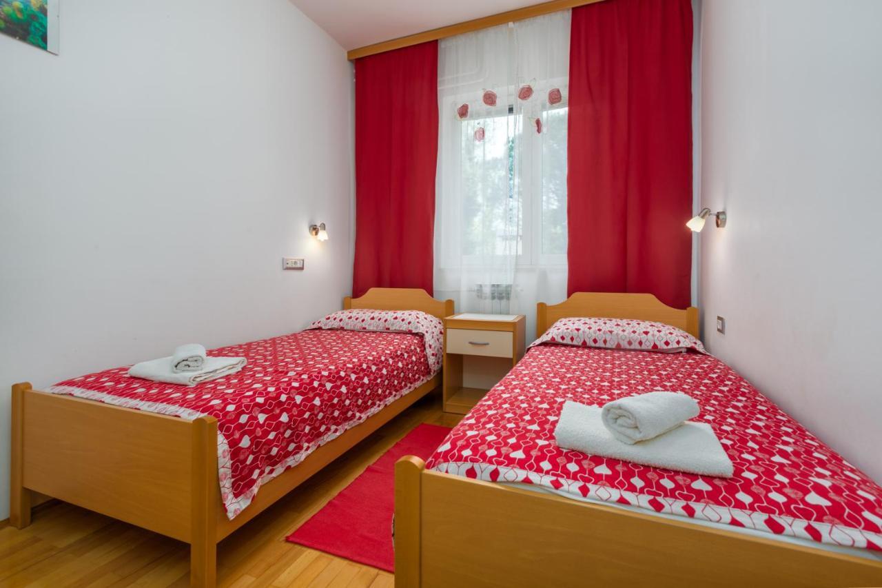Apartments Maria Porec Exterior photo