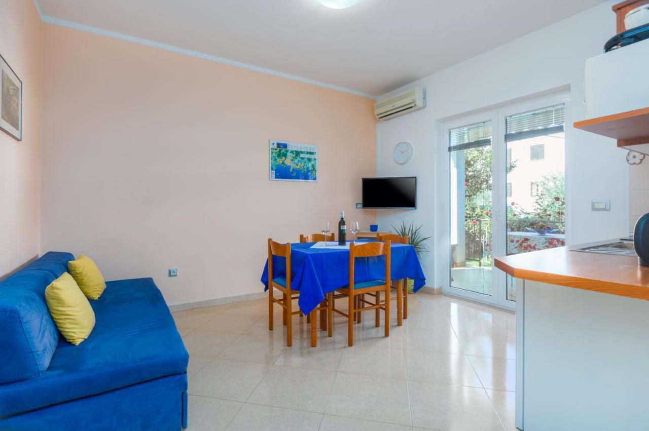 Apartments Maria Porec Exterior photo