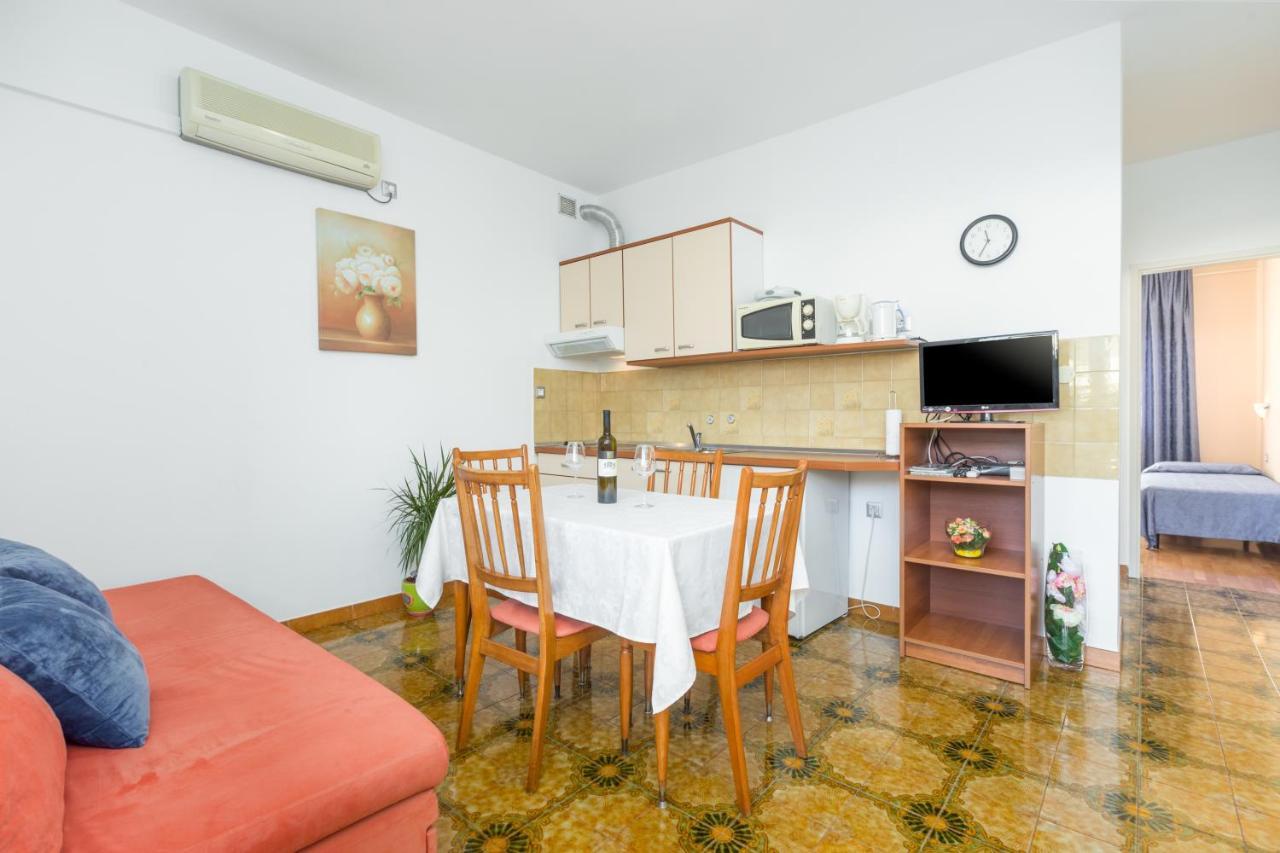 Apartments Maria Porec Exterior photo