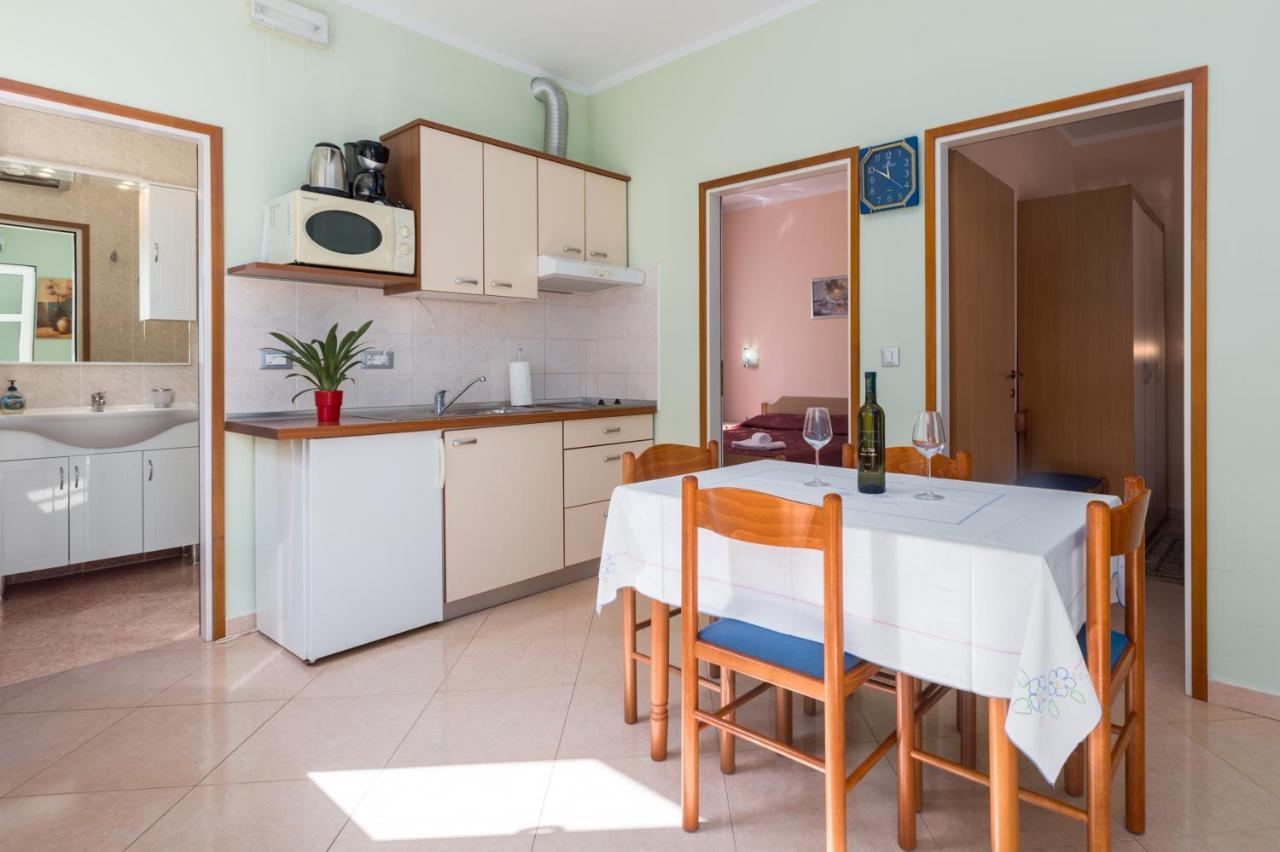 Apartments Maria Porec Exterior photo