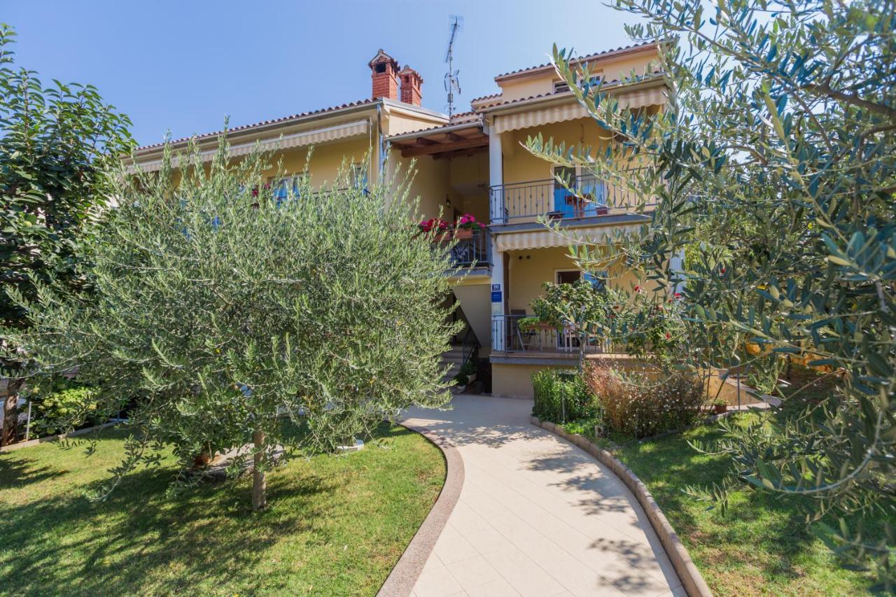 Apartments Maria Porec Exterior photo