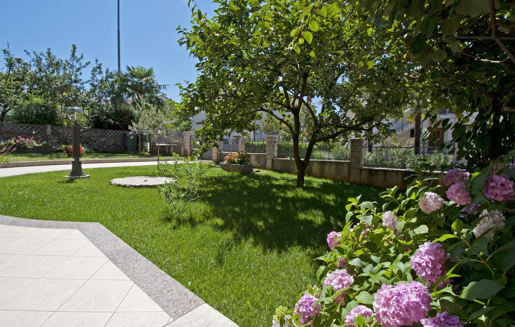 Apartments Maria Porec Exterior photo