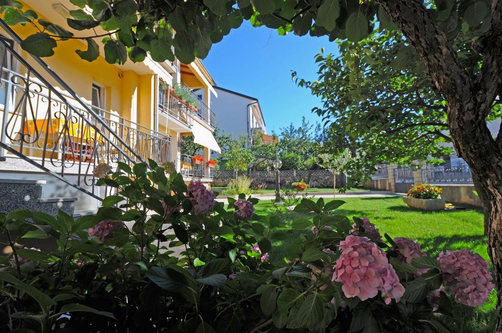 Apartments Maria Porec Exterior photo